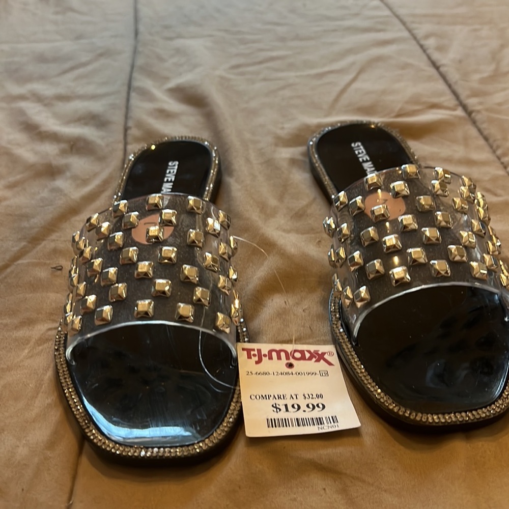 Sandals - Picture 3 of 4